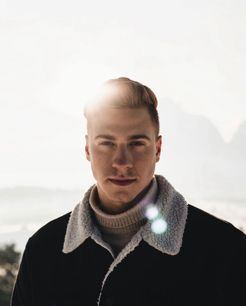 Felix M.